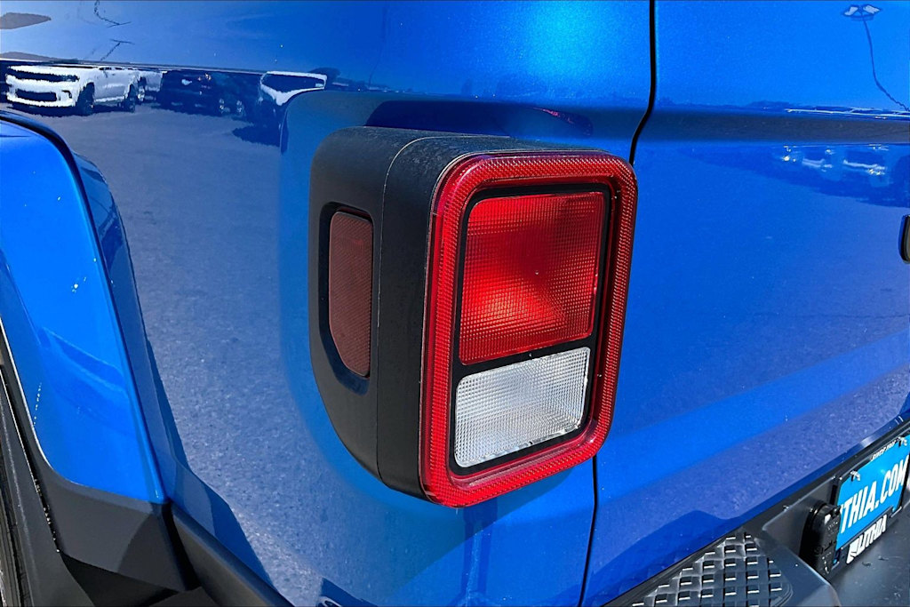 Thumbnail: 2021 Jeep Gladiator - 32