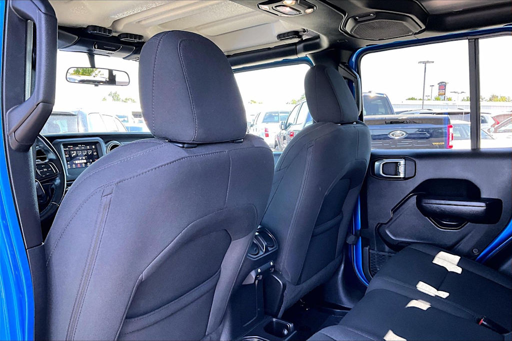 Thumbnail: 2021 Jeep Gladiator - 13