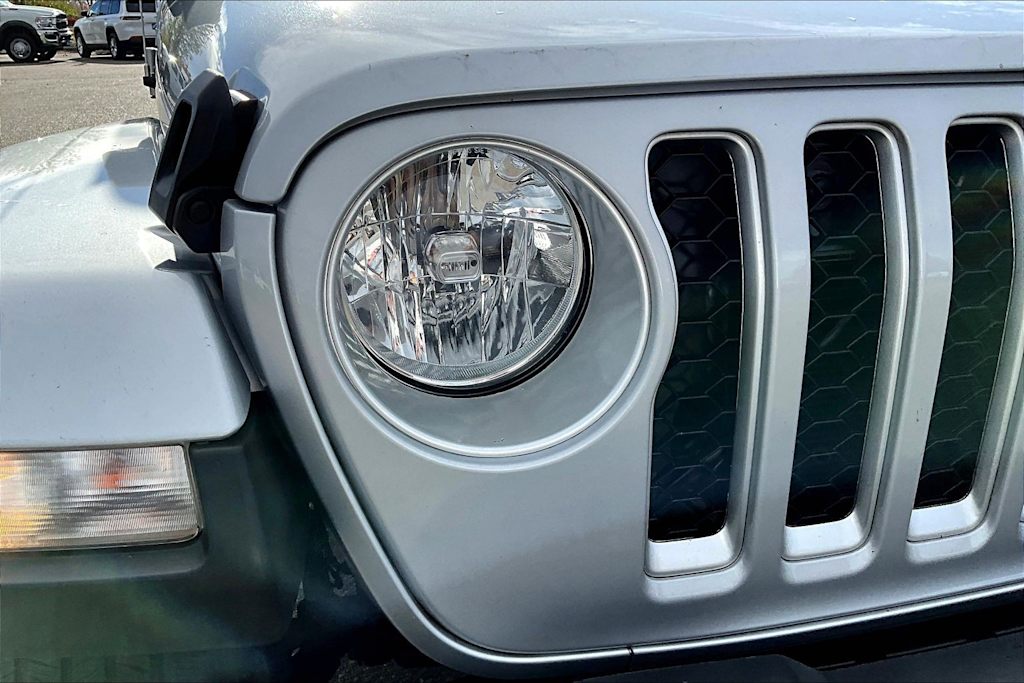 Thumbnail: 2023 Jeep Gladiator - 32