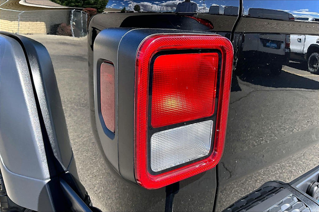 Thumbnail: 2022 Jeep Gladiator - 30