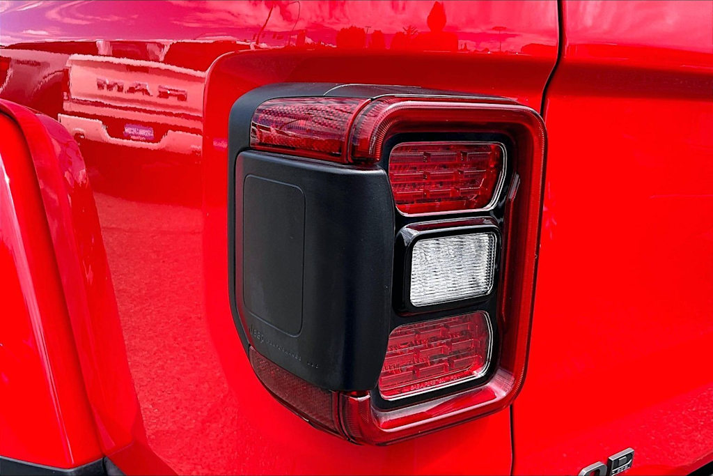 Thumbnail: 2023 Jeep Gladiator - 32