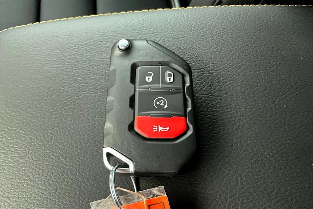 Thumbnail: 2025 Jeep Gladiator - 19