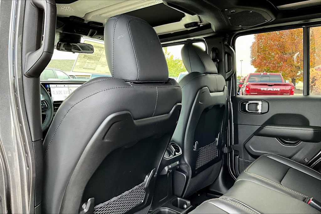 Thumbnail: 2025 Jeep Gladiator - 13