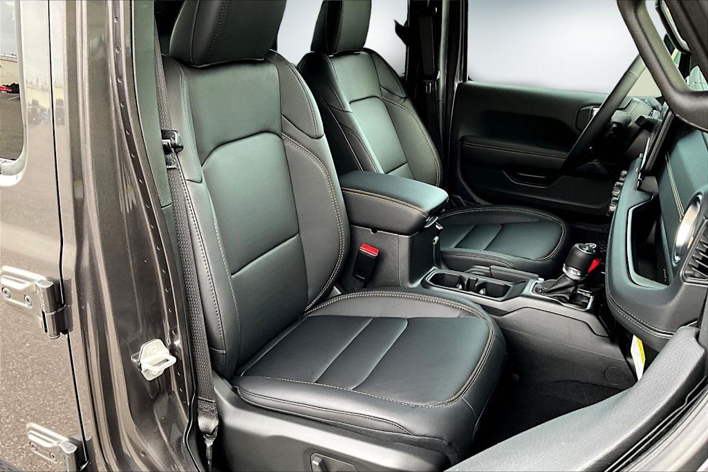 Thumbnail: 2025 Jeep Gladiator - 12