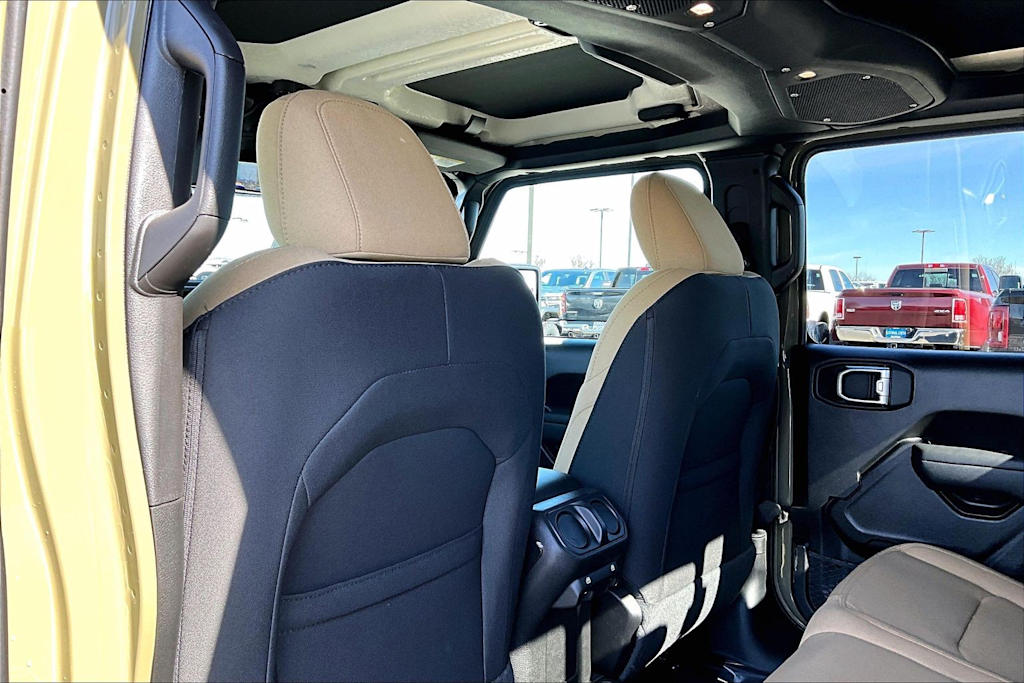 Thumbnail: 2026 Jeep Gladiator - 11
