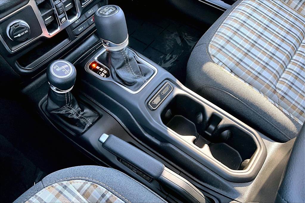 Thumbnail: 2026 Jeep Gladiator - 16