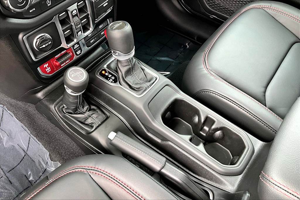 Thumbnail: 2026 Jeep Gladiator - 15