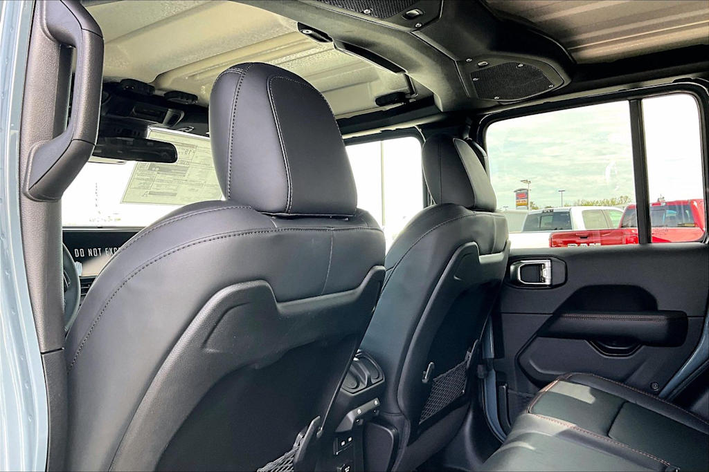 Thumbnail: 2026 Jeep Gladiator - 12