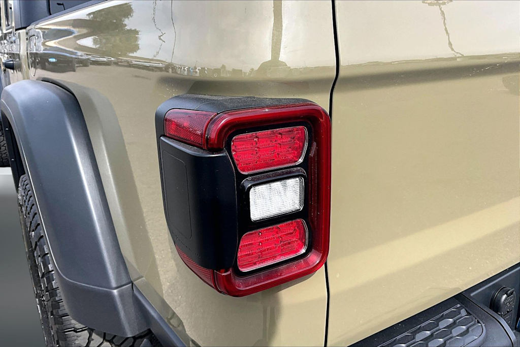 Thumbnail: 2026 Jeep Gladiator - 32