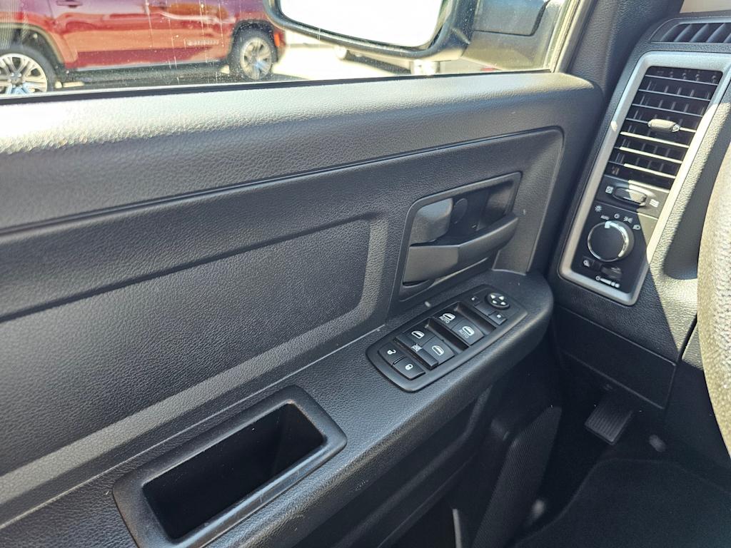 2015 RAM 1500 Tradesman 29