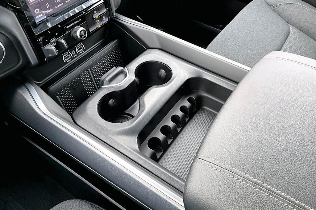 Thumbnail: 2026 RAM 1500 - 16