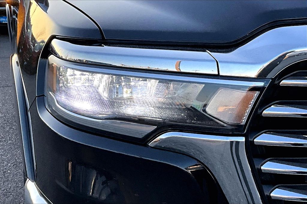 Thumbnail: 2025 RAM 1500 - 32