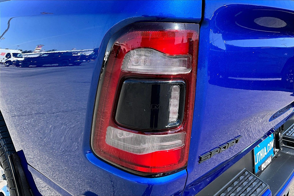 Thumbnail: 2019 RAM 1500 - 32