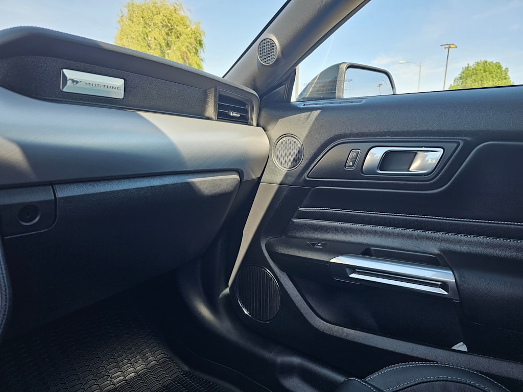 2023 Ford Mustang  25