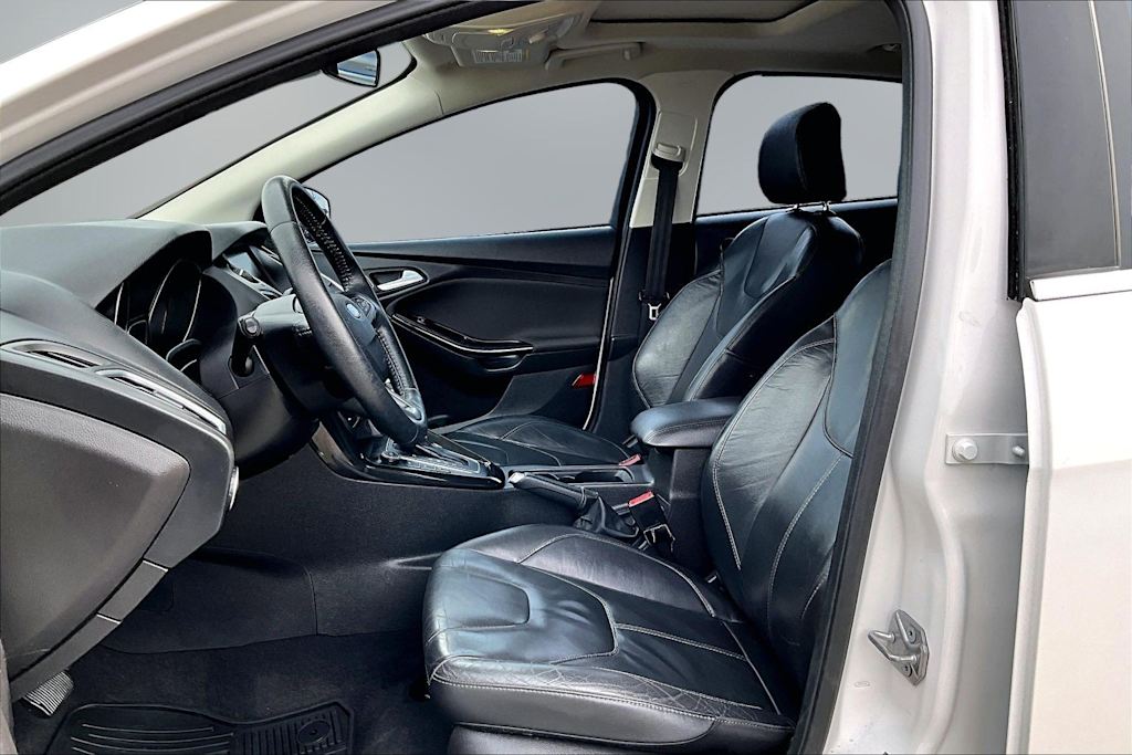 Thumbnail: 2015 Ford Focus - 11