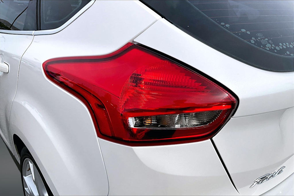 Thumbnail: 2015 Ford Focus - 30