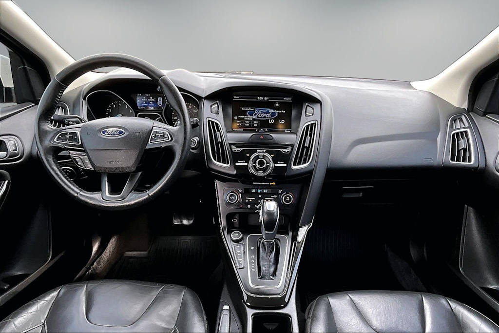 Thumbnail: 2015 Ford Focus - 10