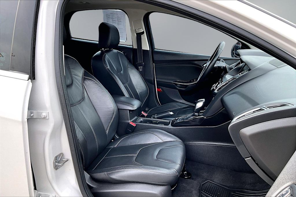 Thumbnail: 2015 Ford Focus - 12