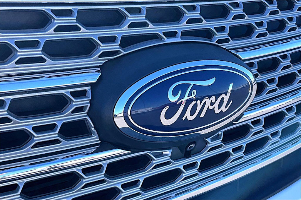Thumbnail: 2023 Ford Explorer - 32
