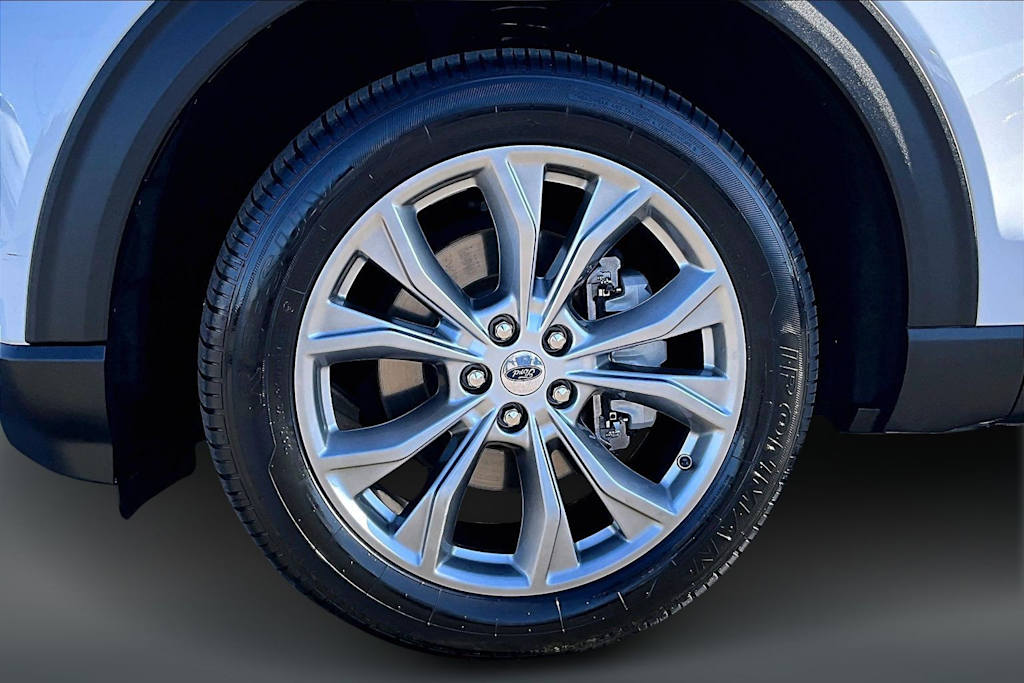 Thumbnail: 2023 Ford Explorer - 8