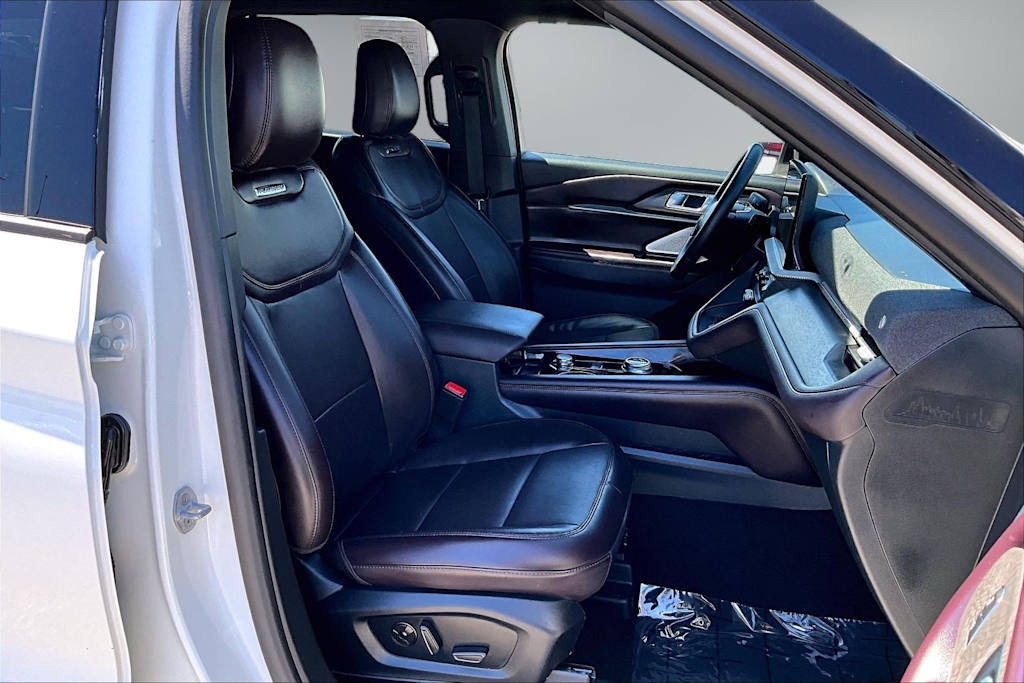 Thumbnail: 2025 Ford Explorer - 12