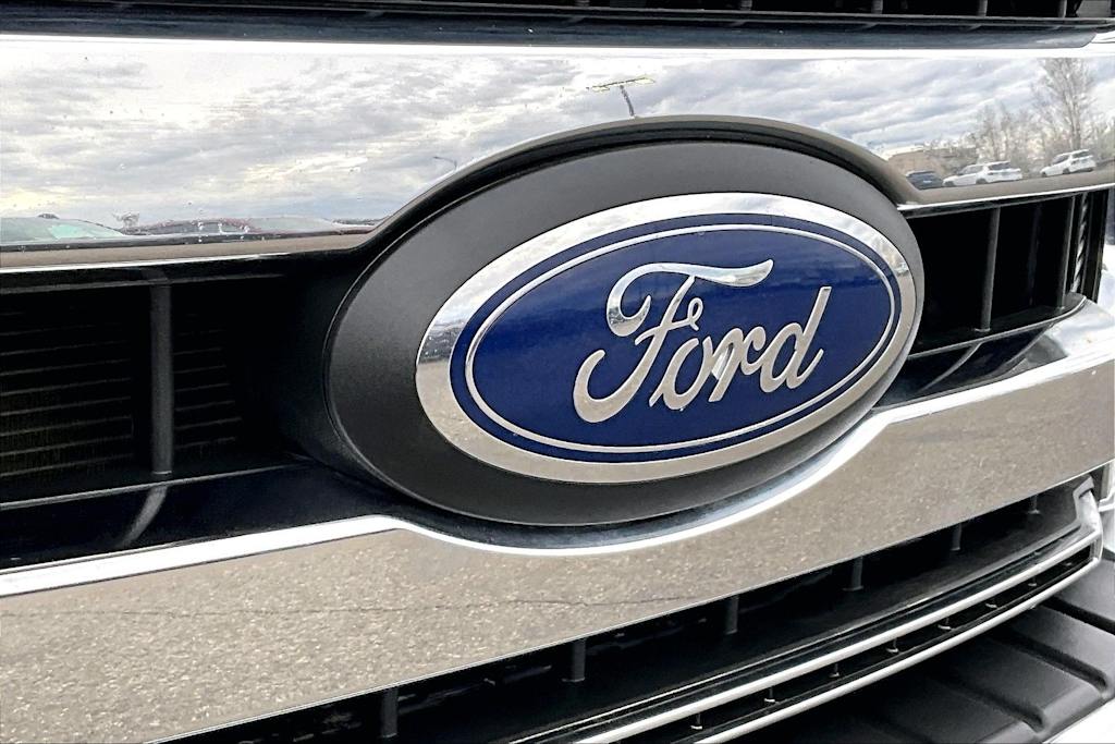 Thumbnail: 2021 Ford F-350 - 32