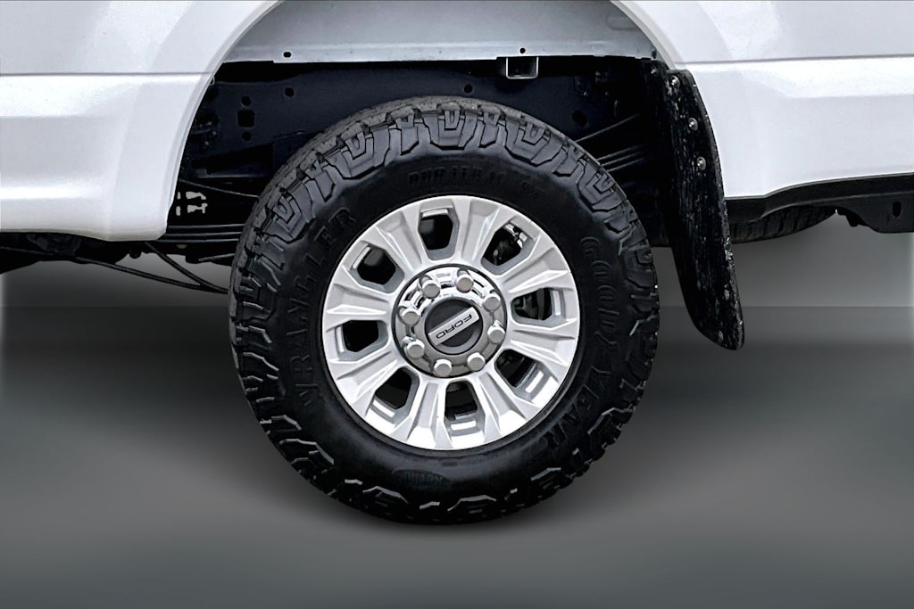 Thumbnail: 2021 Ford F-350 - 33