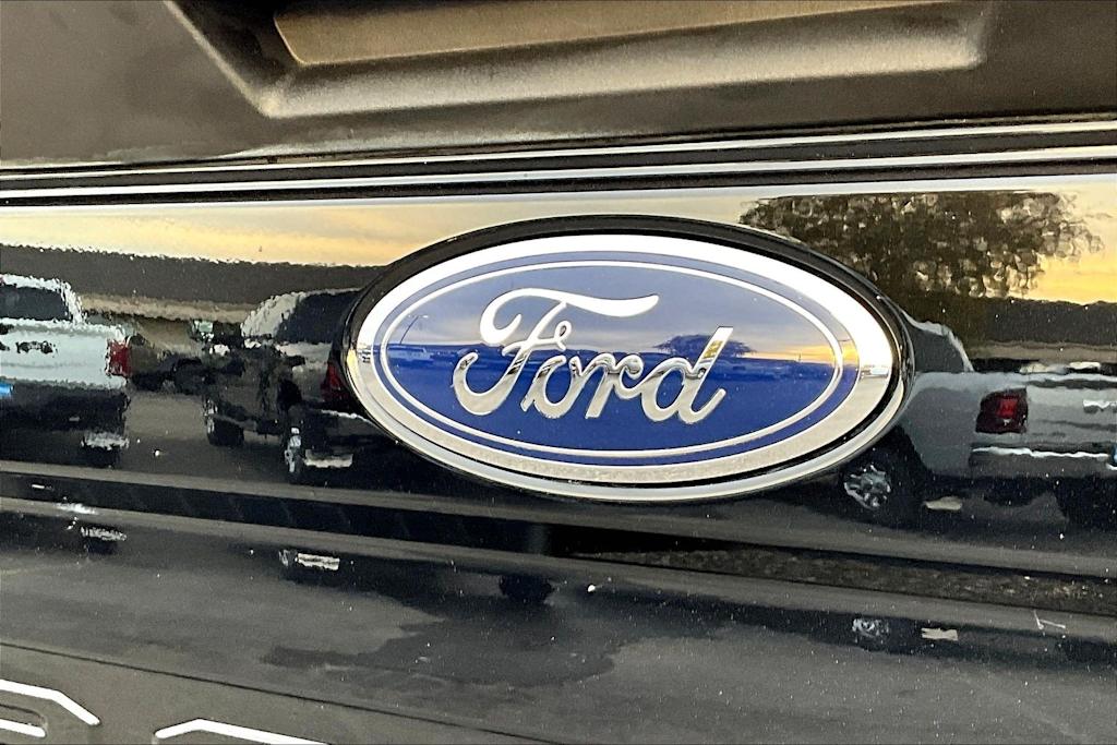 Thumbnail: 2022 Ford F-350 - 21