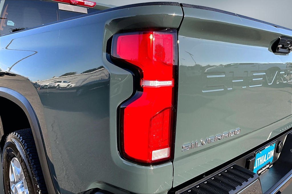 Thumbnail: 2026 Chevrolet Silverado 2500 - 32