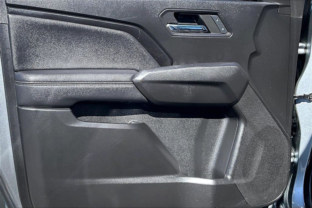 Thumbnail: 2023 Chevrolet Colorado - 27