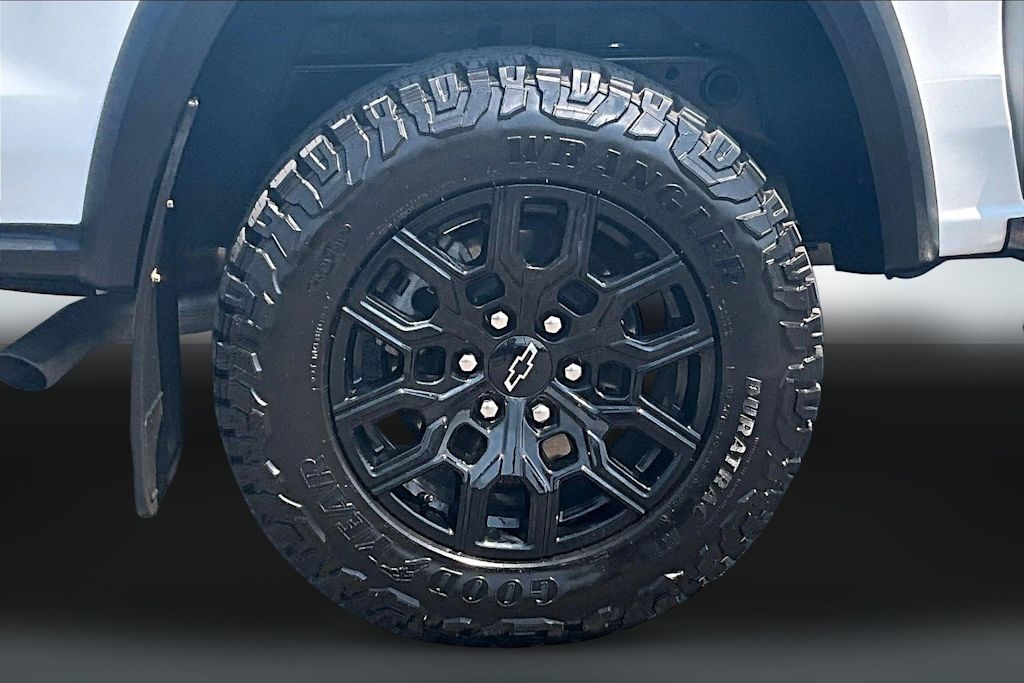 Thumbnail: 2025 Chevrolet Colorado - 37