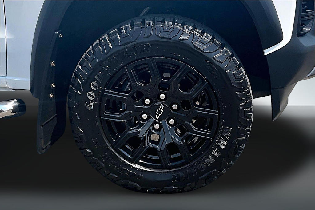 Thumbnail: 2025 Chevrolet Colorado - 35