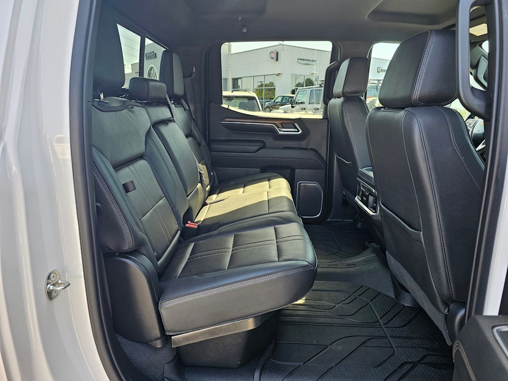 2023 Chevrolet Silverado 1500 High Country 23