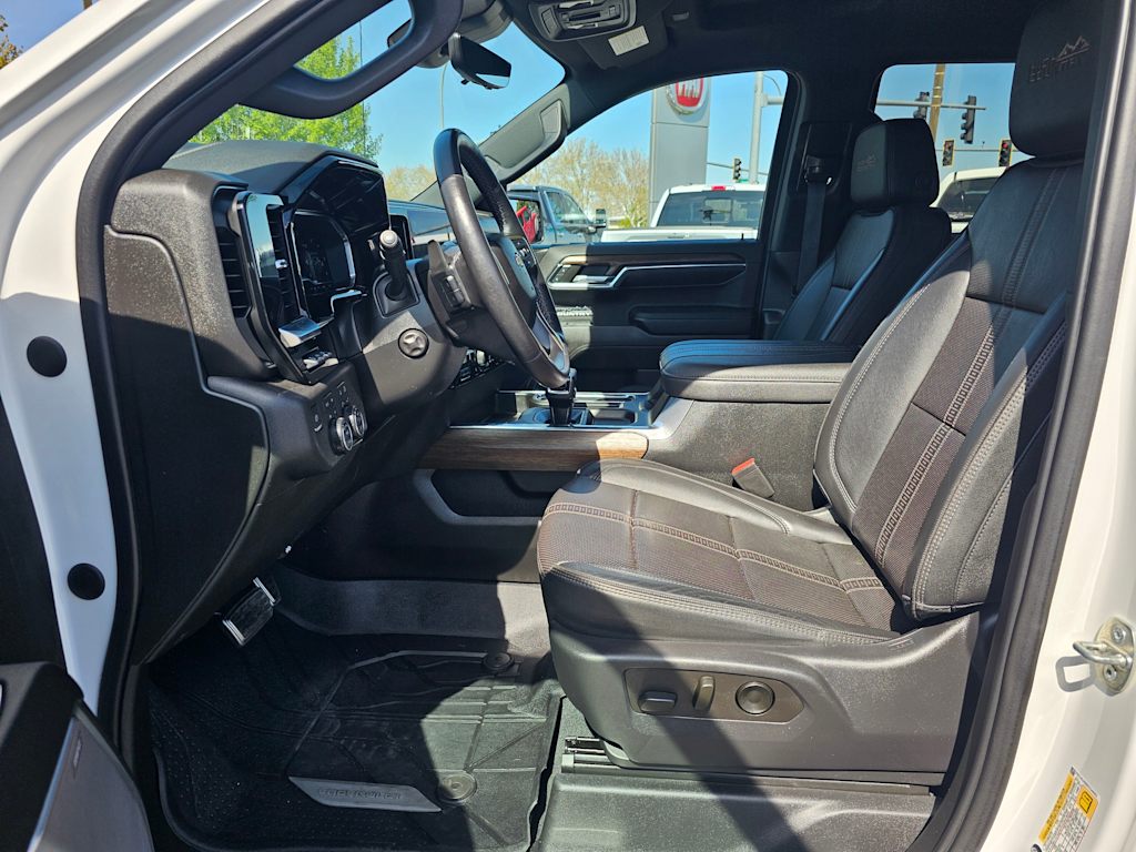 2023 Chevrolet Silverado 1500 High Country 10