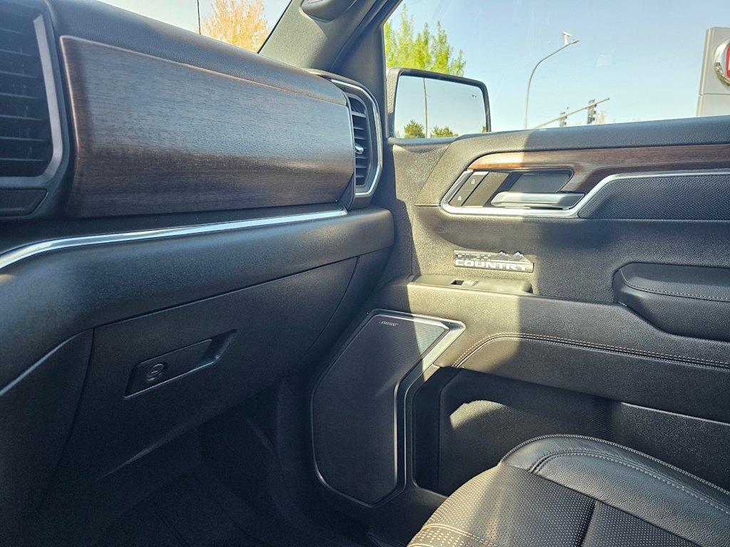 2023 Chevrolet Silverado 1500 High Country 29