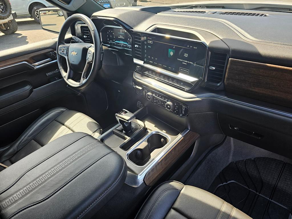 2023 Chevrolet Silverado 1500 High Country 13