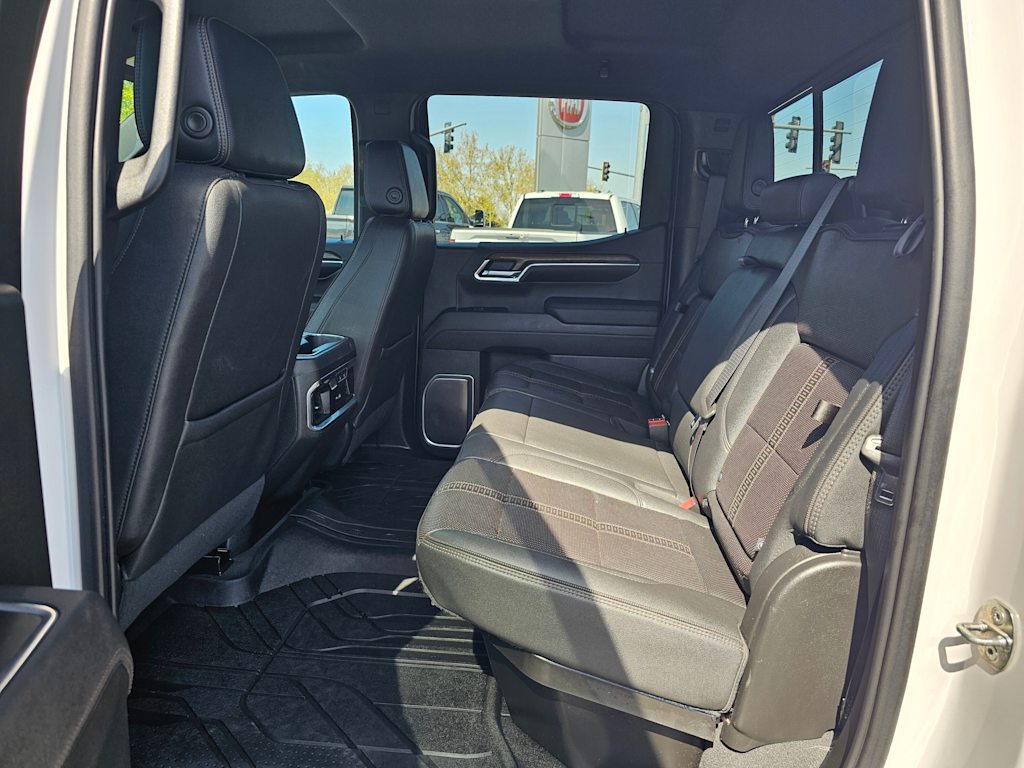 2023 Chevrolet Silverado 1500 High Country 22