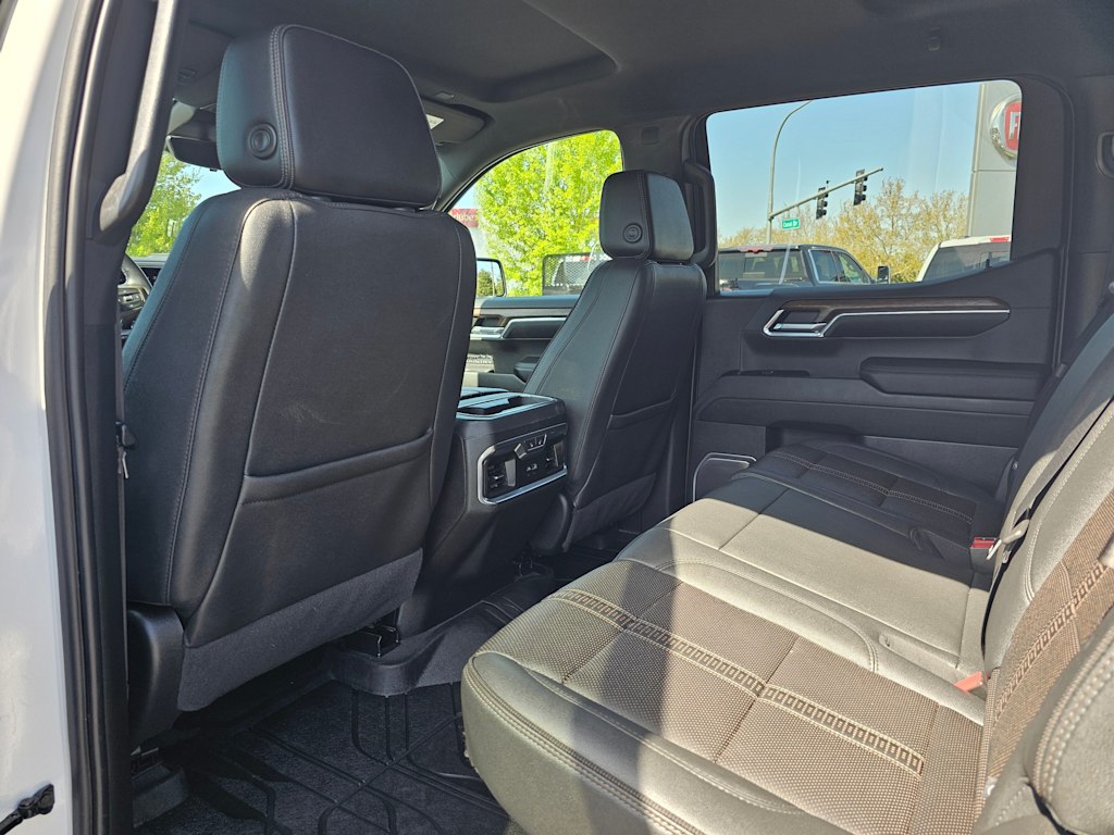 2023 Chevrolet Silverado 1500 High Country 12