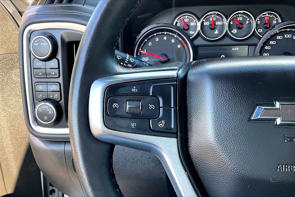 Thumbnail: 2020 Chevrolet Silverado 1500 - 24