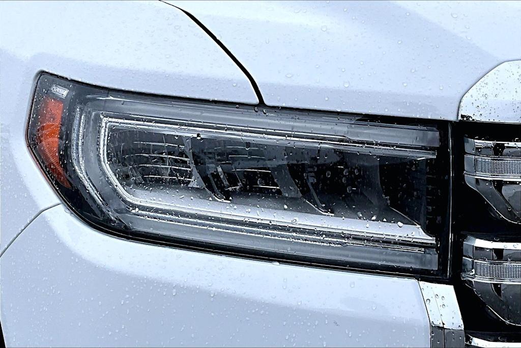 Thumbnail: 2023 GMC Acadia - 32