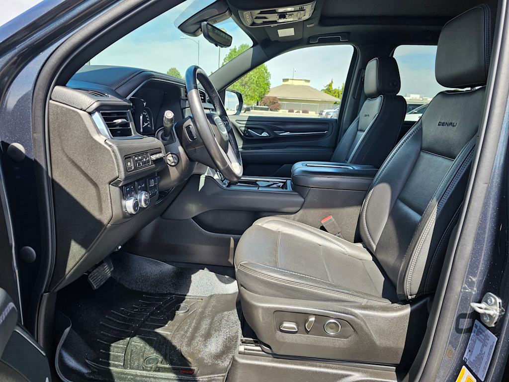 2021 GMC Yukon Denali 10