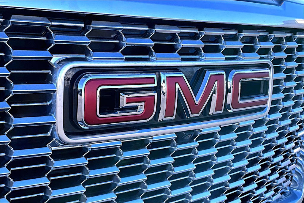 Thumbnail: 2023 GMC Yukon - 33
