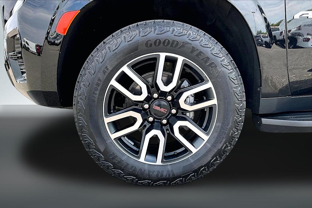 Thumbnail: 2023 GMC Yukon XL - 7