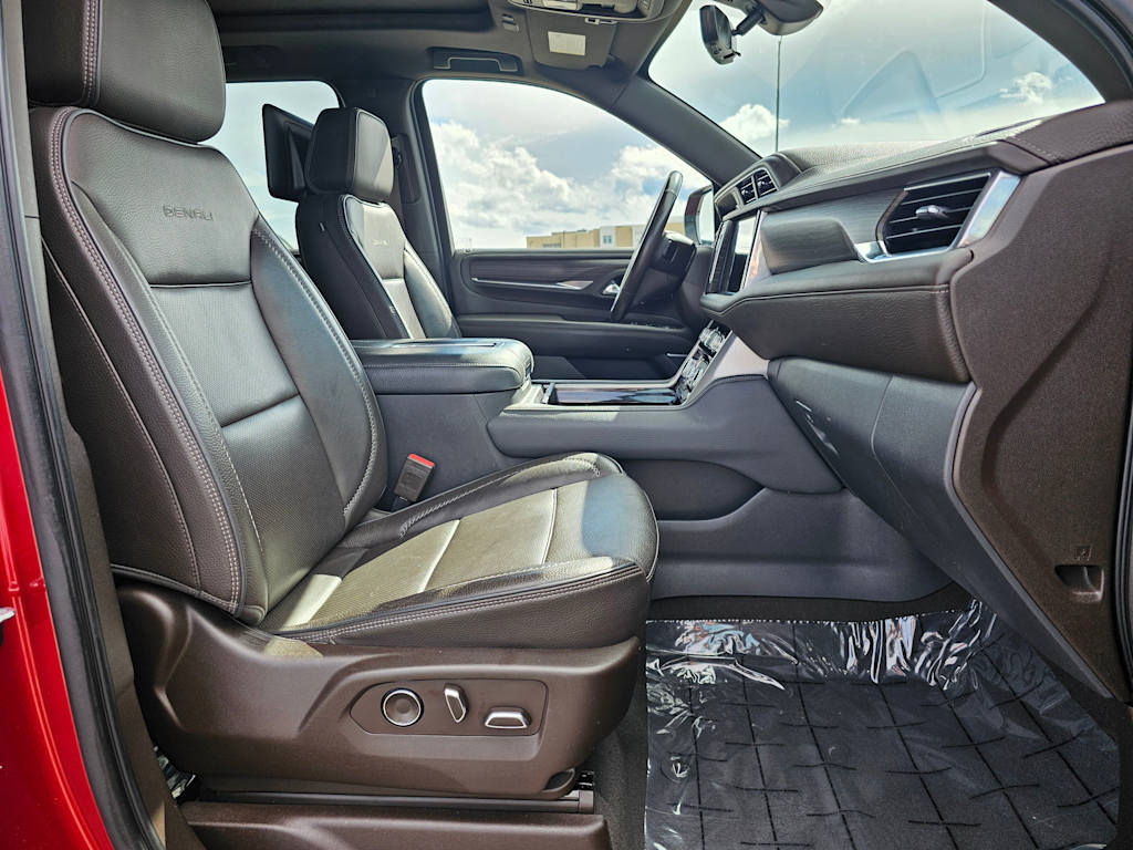 2021 GMC Yukon XL Denali 11