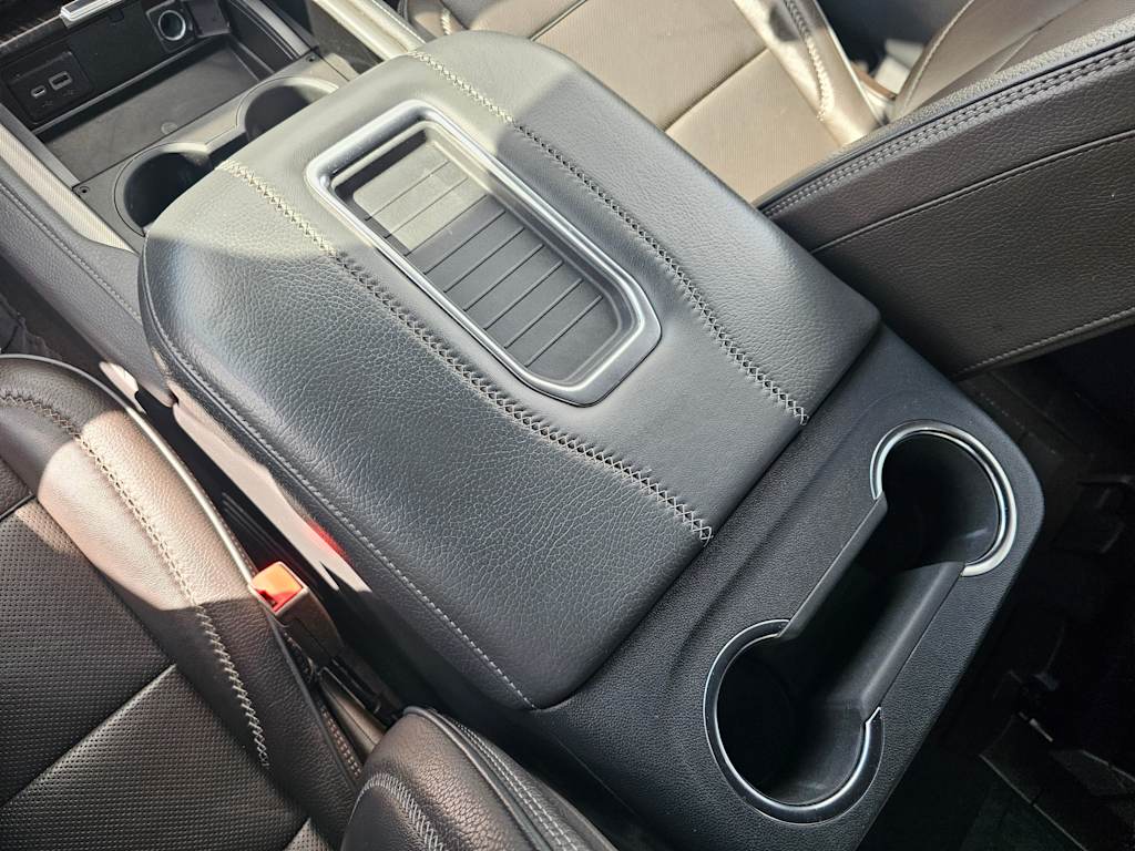 2021 GMC Yukon XL Denali 28