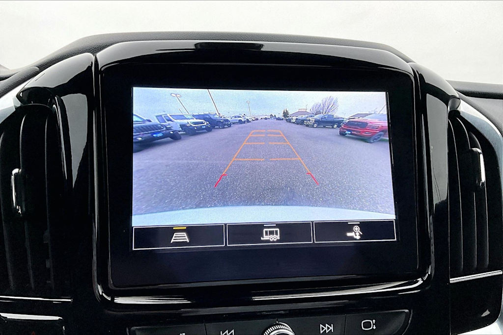 Thumbnail: 2023 Chevrolet Traverse - 26