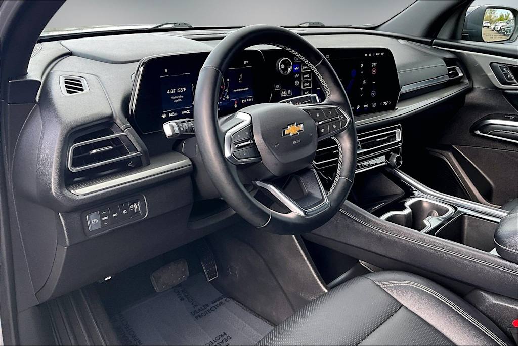 Thumbnail: 2025 Chevrolet Traverse - 2