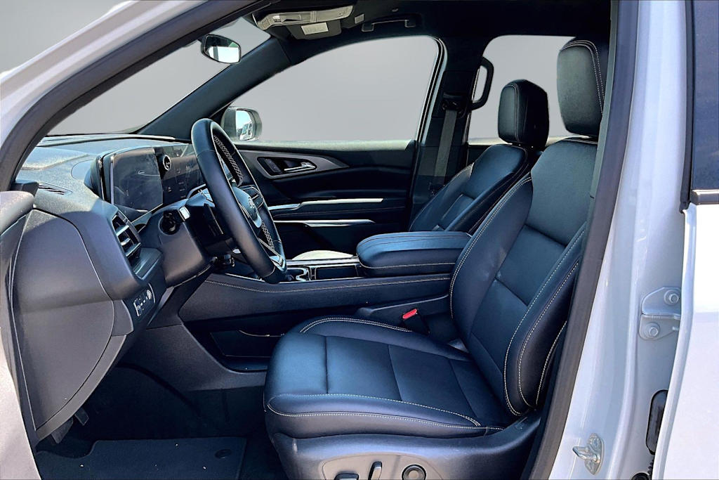 Thumbnail: 2025 Chevrolet Traverse - 11