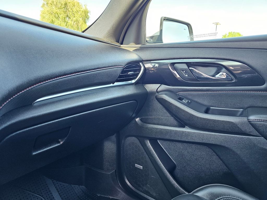 2022 Chevrolet Traverse RS 29