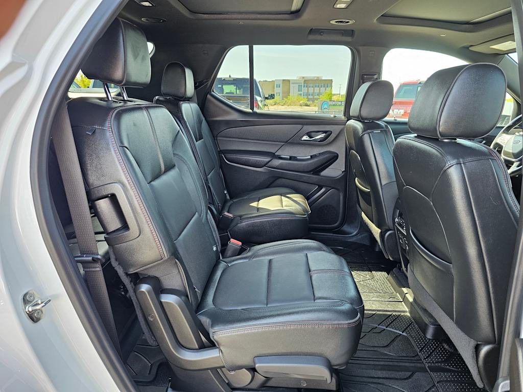 2022 Chevrolet Traverse RS 23